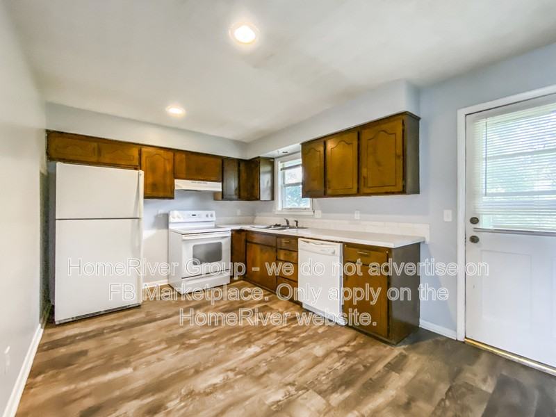 4344 Parallel Pkwy - Photo 5 of 18