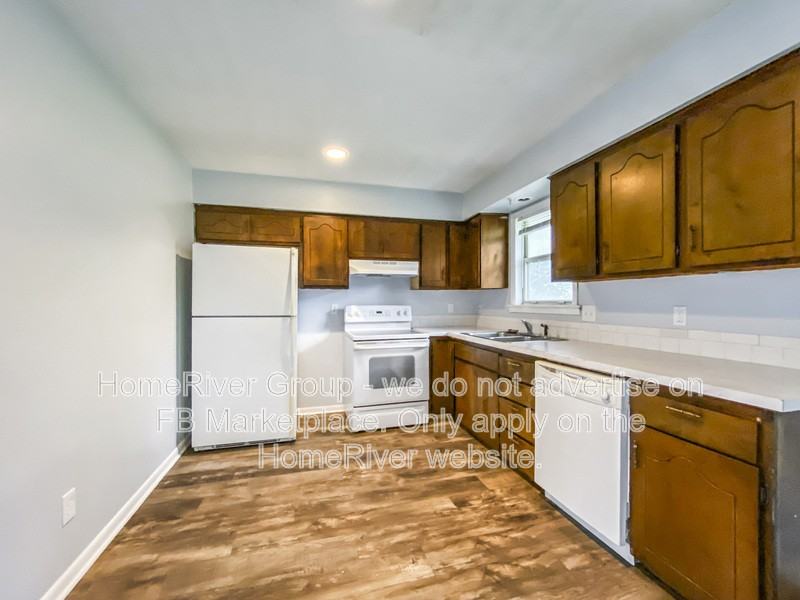 4344 Parallel Pkwy - Photo 6 of 18