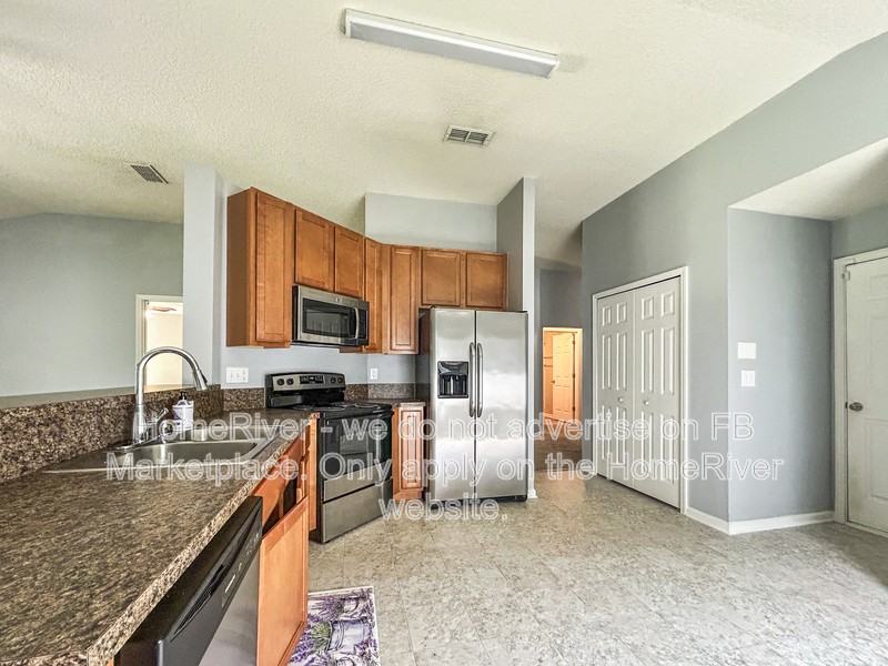 2219 Sotterley Ln - Photo 3 of 20