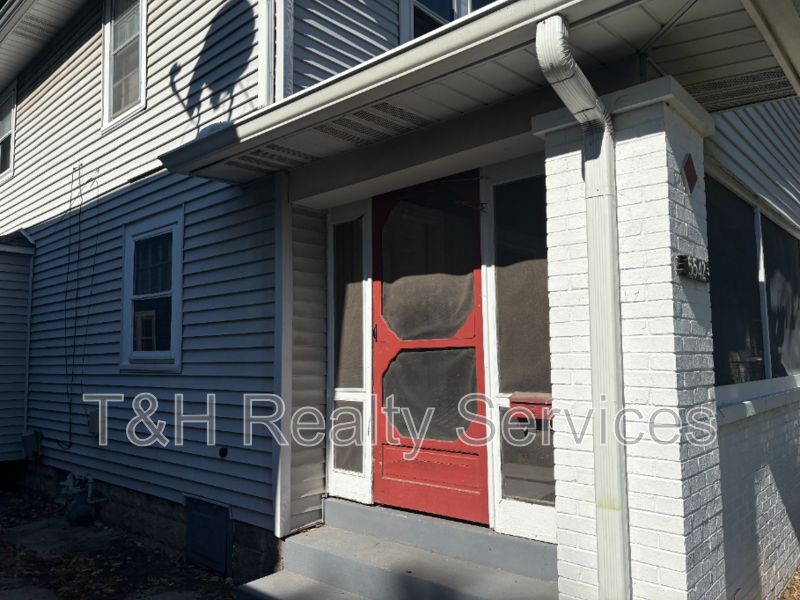 5542 N College Ave - Photo 5 of 23