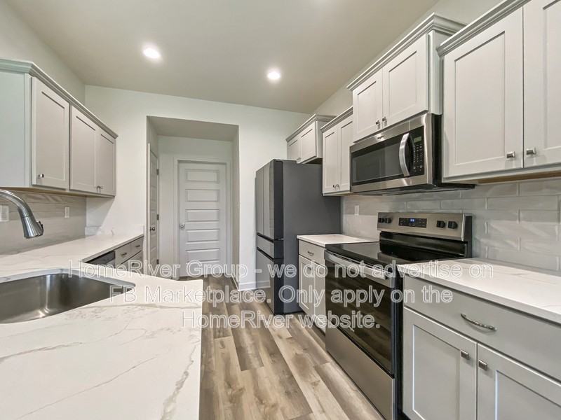 13965 Wesley Banks Blvd - Photo 7 of 19