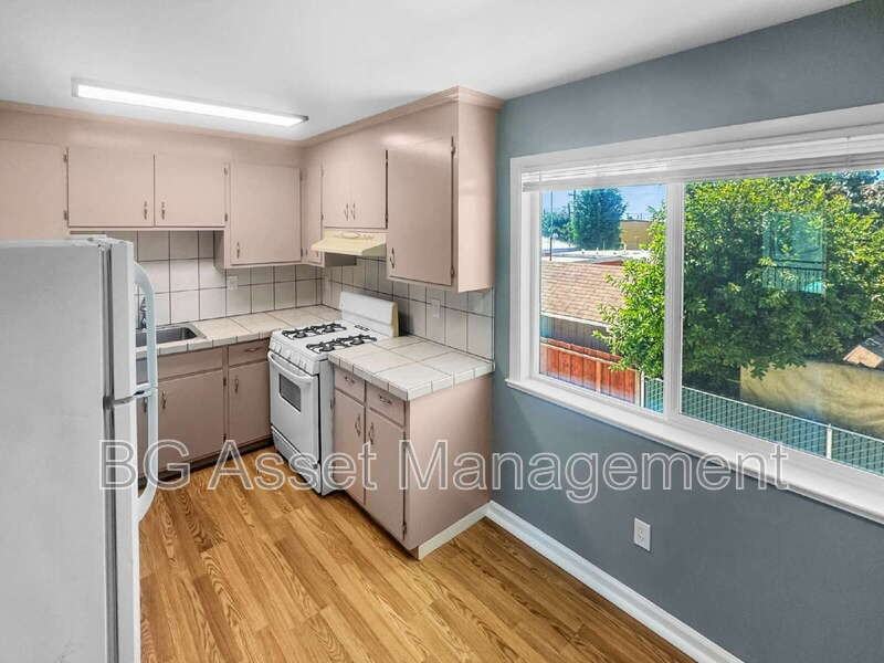 1610 Sanford Ave #3 - Photo 3 of 11