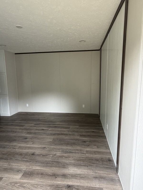 204B Sussex Dr - Photo 5 of 14