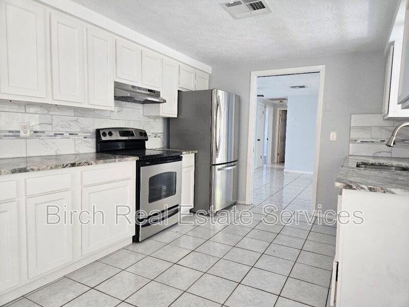 4328 Baden Dr - Photo 5 of 19