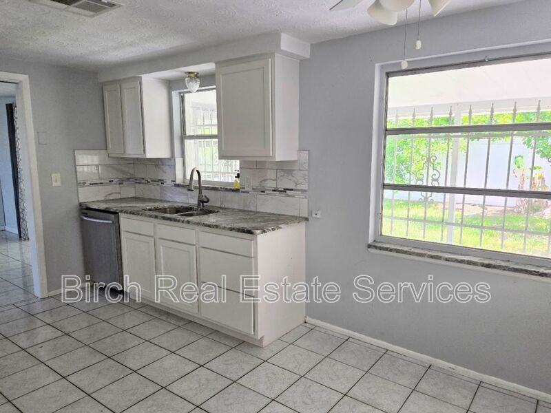4328 Baden Dr - Photo 7 of 19