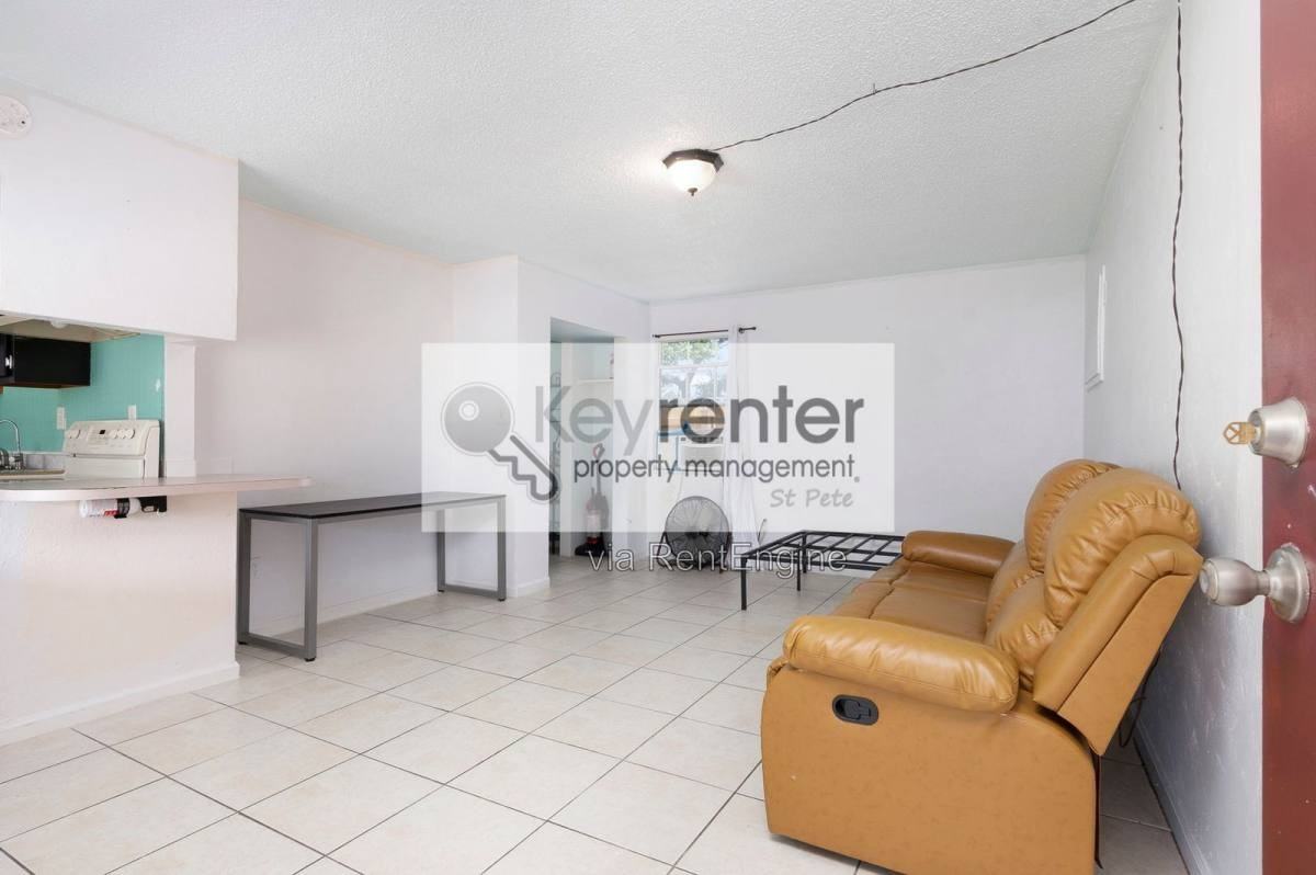 2421 1 2 Burlington Ave N - Photo 3 of 10
