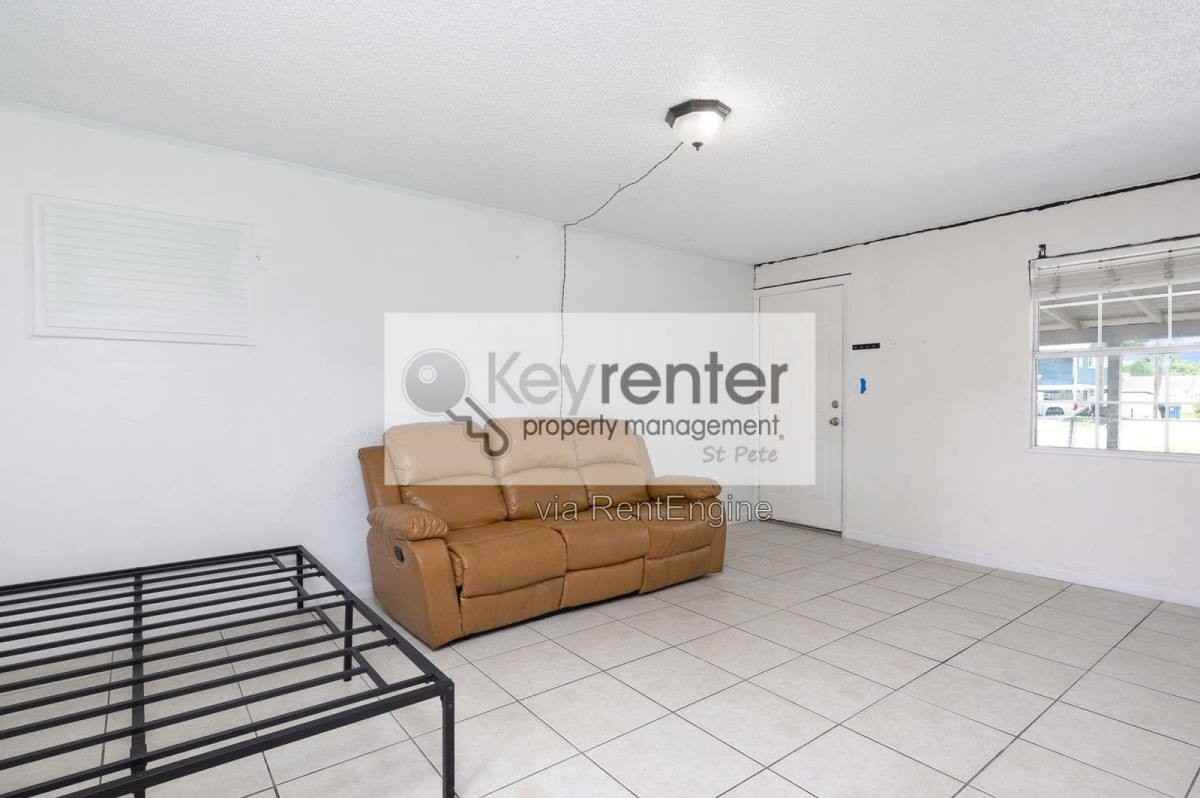 2421 1 2 Burlington Ave N - Photo 7 of 10
