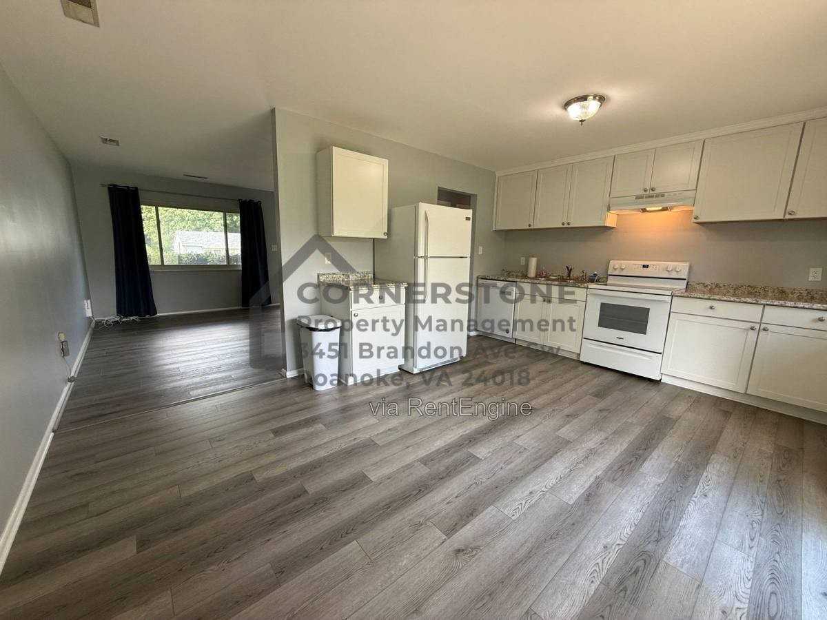 1446 Antrim St - Photo 3 of 10