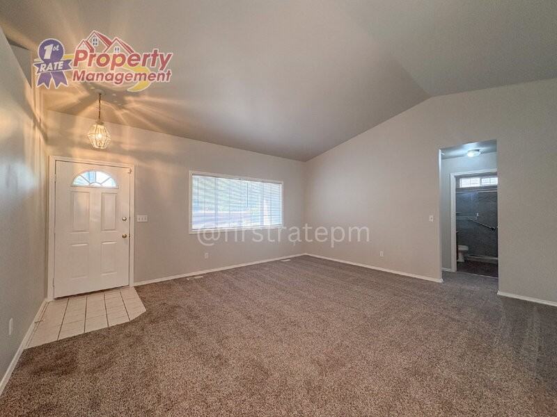 8864 W Northview St - Photo 3 of 32