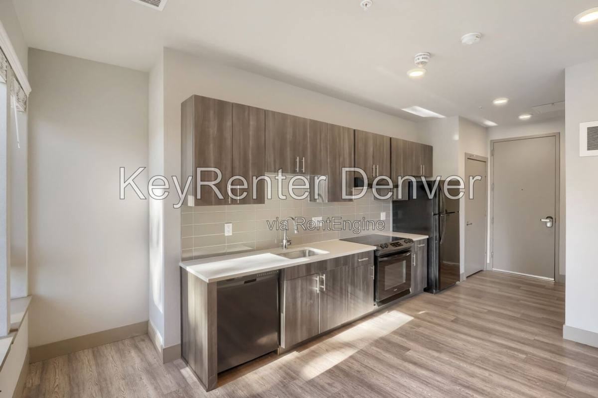 4923 King St #200 - Photo 6 of 10