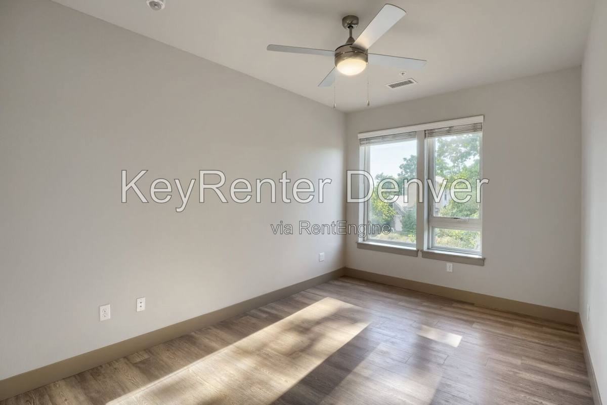 4923 King St #200 - Photo 7 of 10