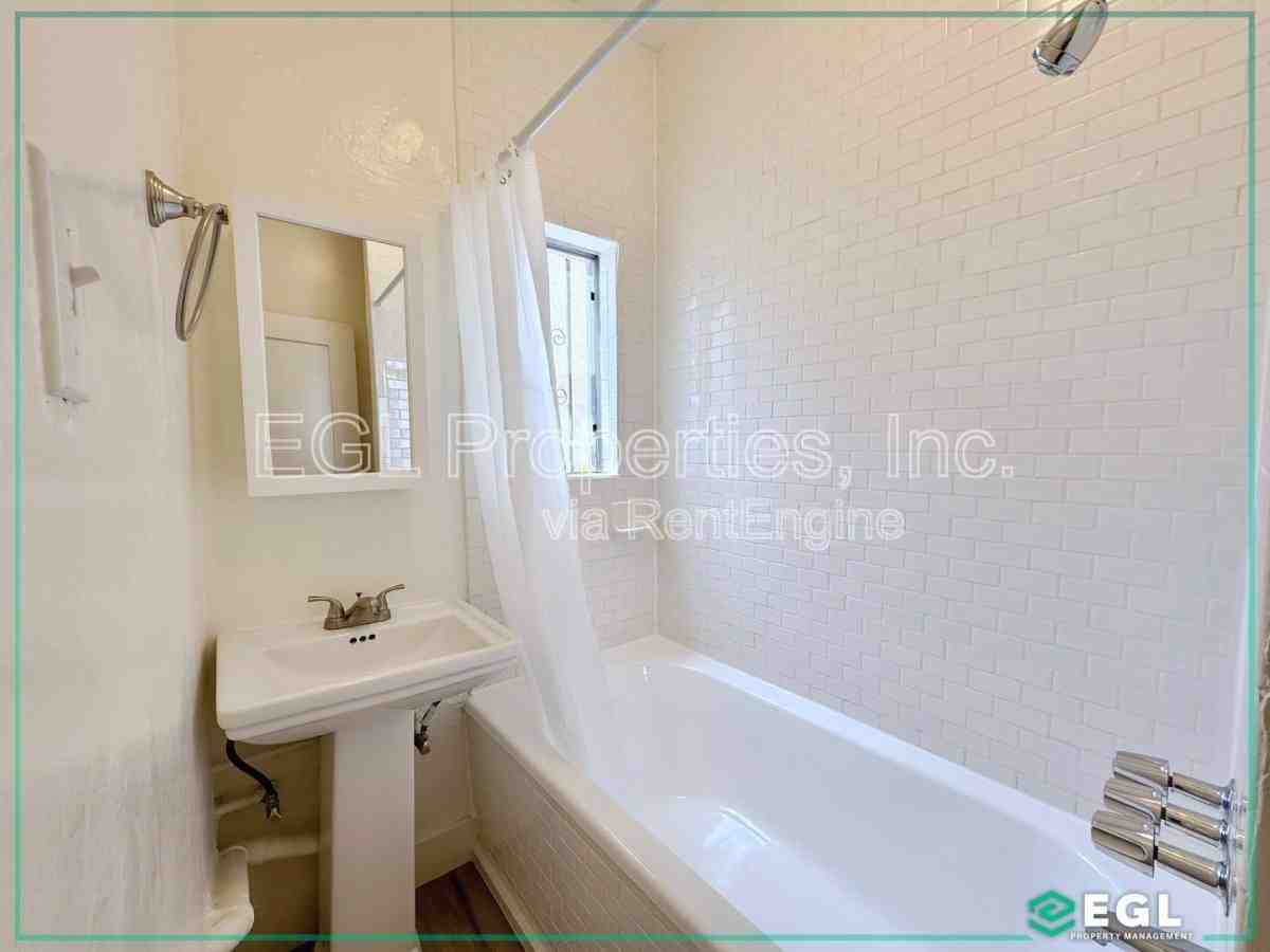 144 N New Hampshire Ave #3 - Photo 6 of 9