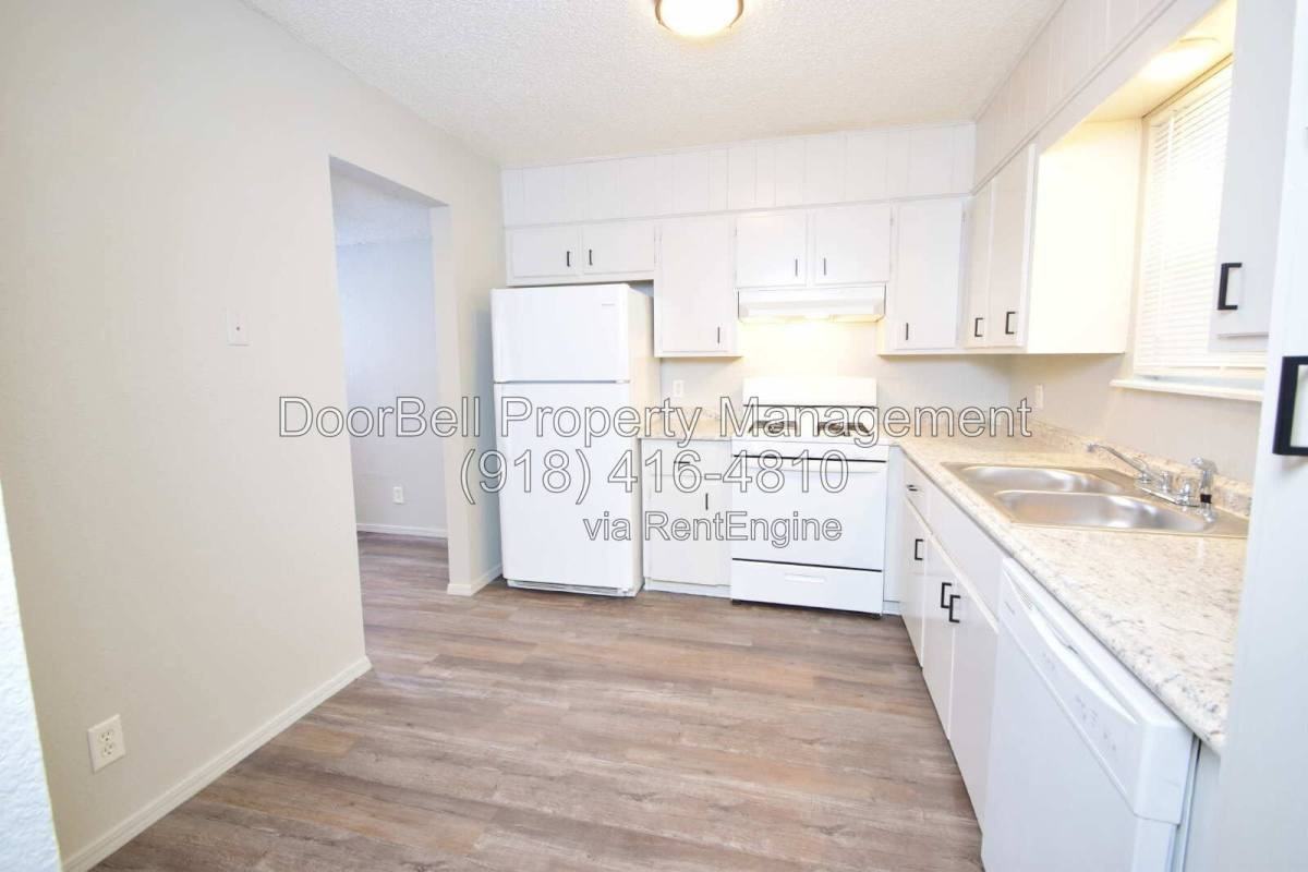 14448 S 302nd East Ave #A - Photo 4 of 10