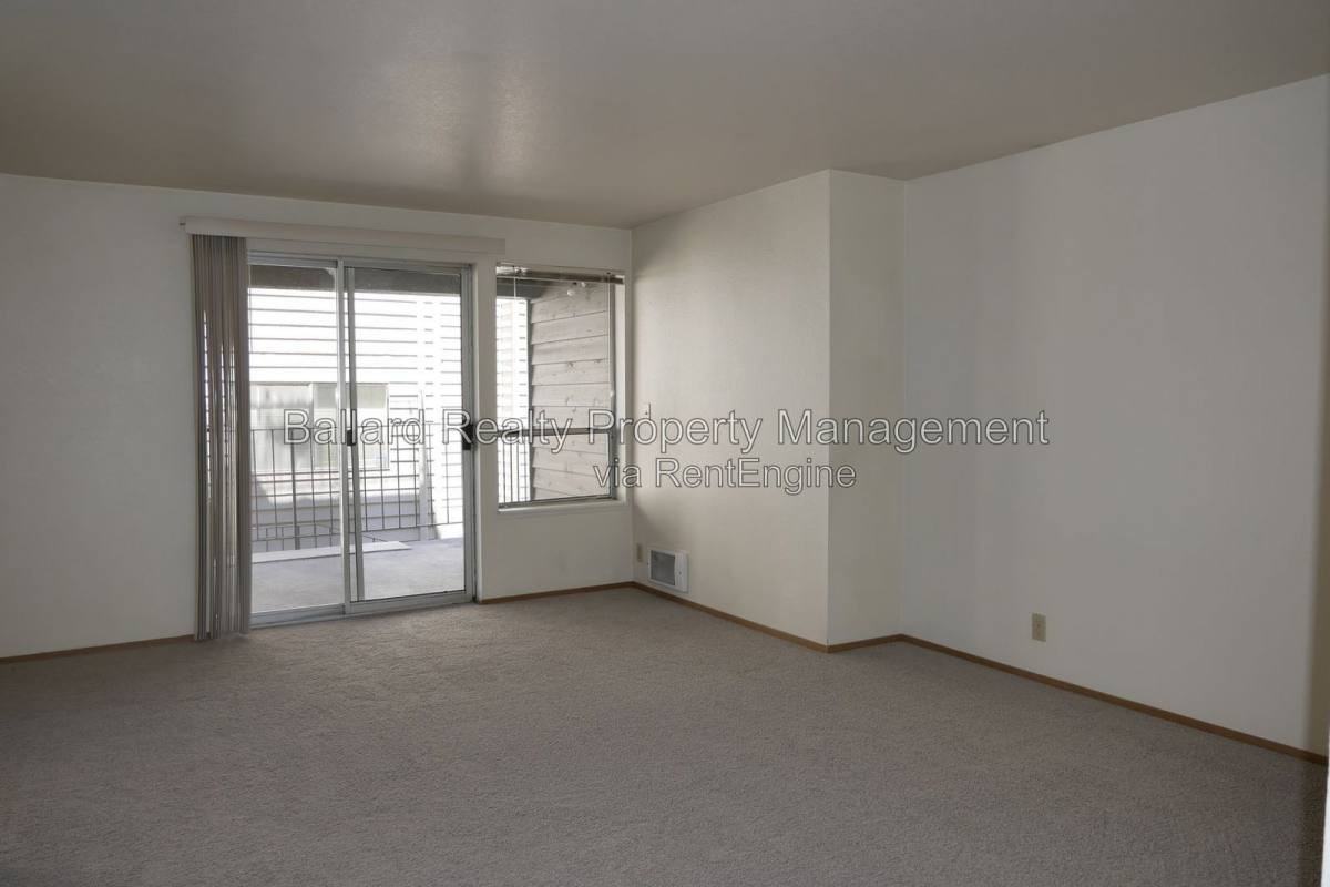 3232 21st Ave W #102 - Photo 3 of 16