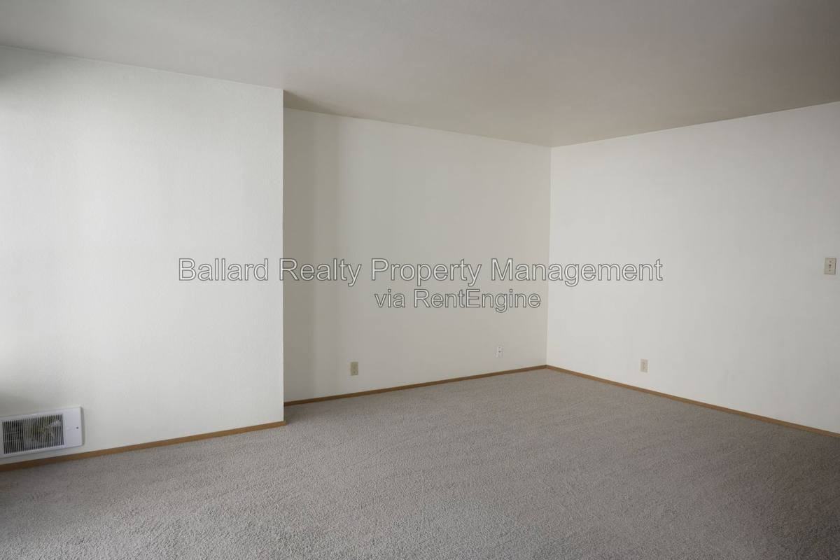 3232 21st Ave W #102 - Photo 7 of 16