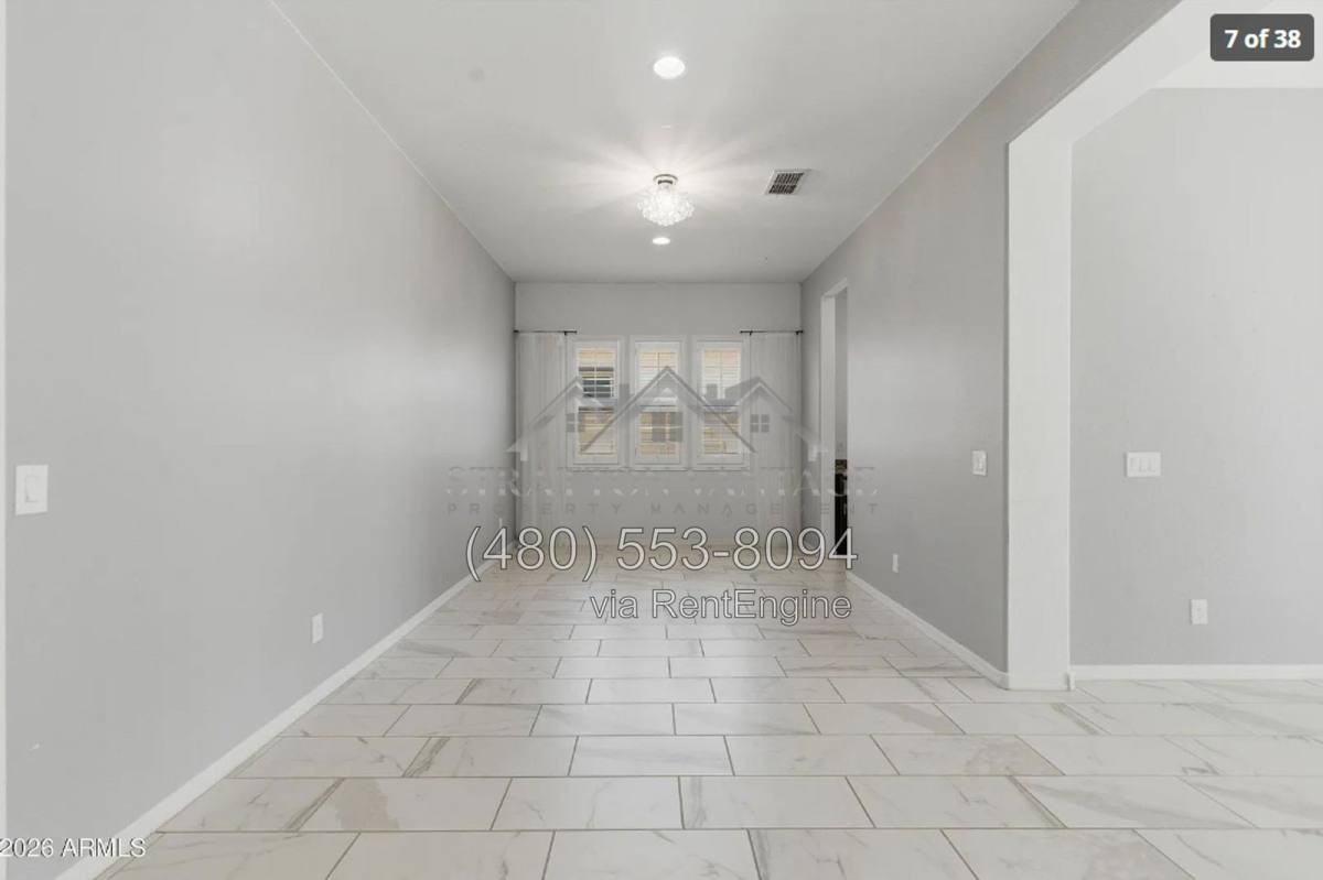 1083 E Holland Park Dr - Photo 4 of 10