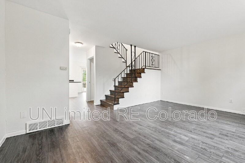 38 Lansing St - Photo 4 of 17