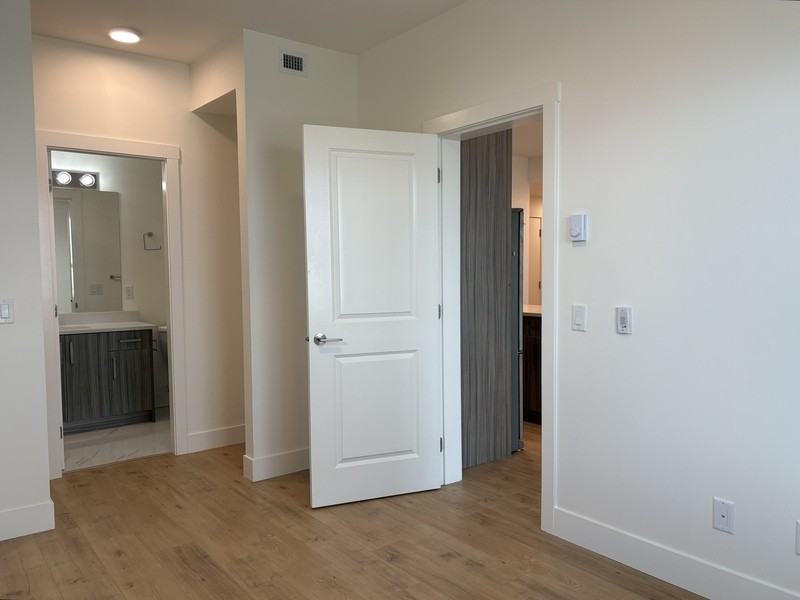 1036 Coronation Ave #307 - Photo 6 of 28