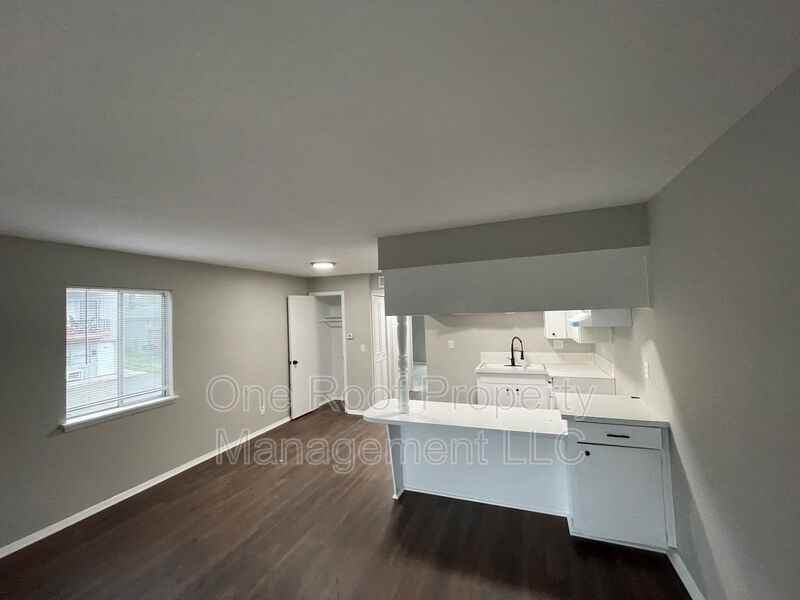 3113 Barnett Ave #B - Photo 2 of 8