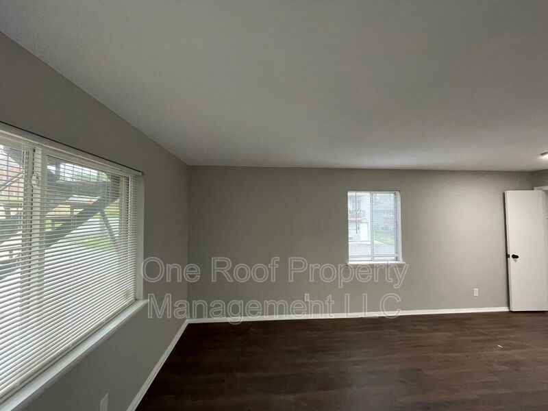 3113 Barnett Ave #B - Photo 3 of 8