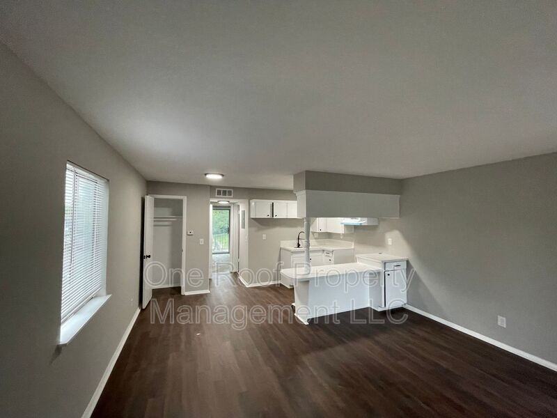 3113 Barnett Ave #B - Photo 4 of 8