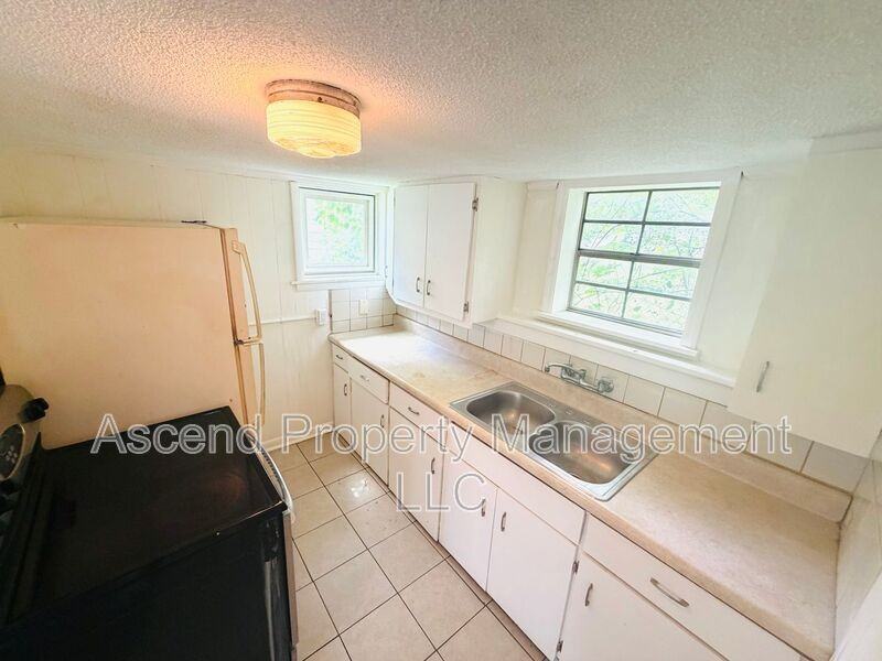 4510 Old Mission Rd - Photo 4 of 8