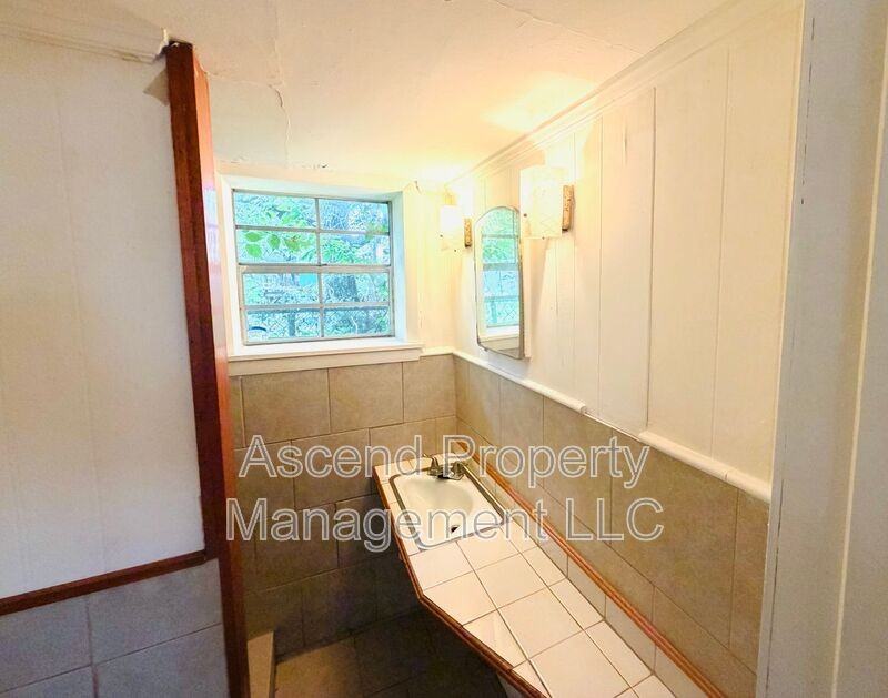 4510 Old Mission Rd - Photo 6 of 8