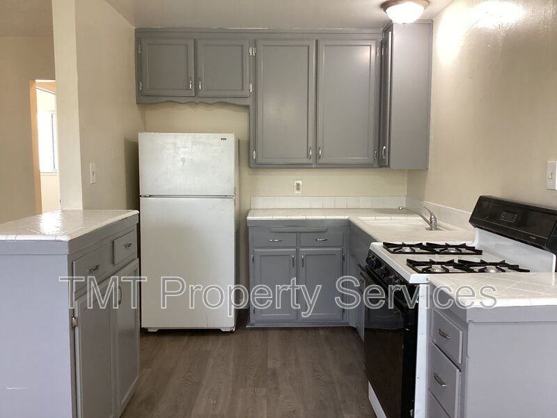 2743 2nd Ave #6 - Photo 4 of 12
