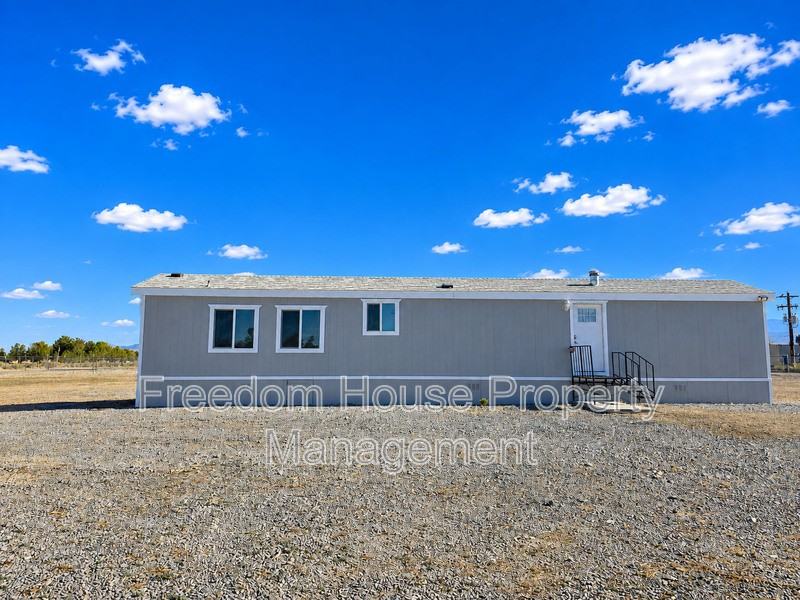 1410 Manse Rd - Photo 3 of 34