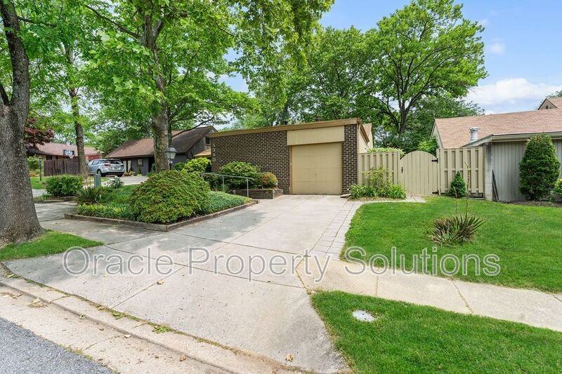 5360 Red Lake Ct - Photo 3 of 29