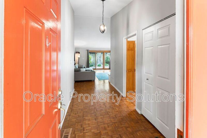 5360 Red Lake Ct - Photo 5 of 29