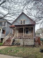 featured image of 1719 Sheridan Avelower