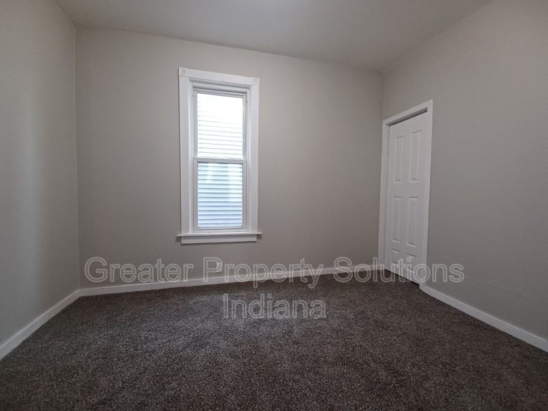 1719 Sheridan Avelower - Photo 4 of 6