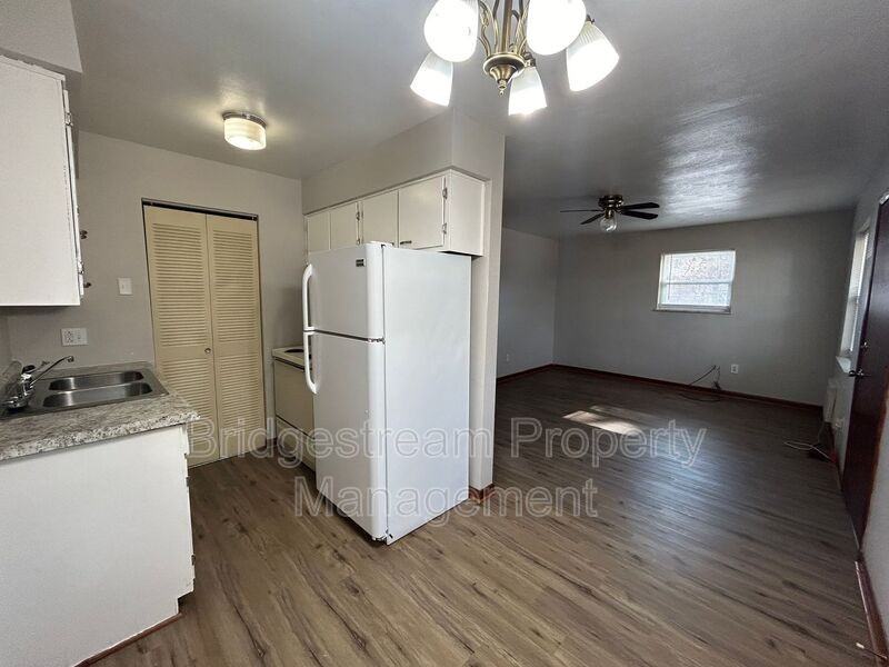 226 E Nottingham Rd #C - Photo 2 of 7