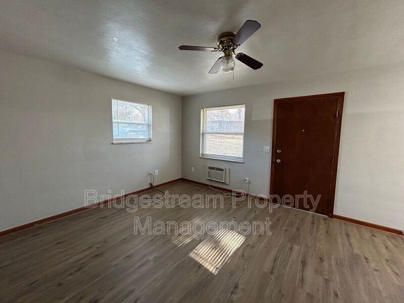226 E Nottingham Rd #C - Photo 4 of 7
