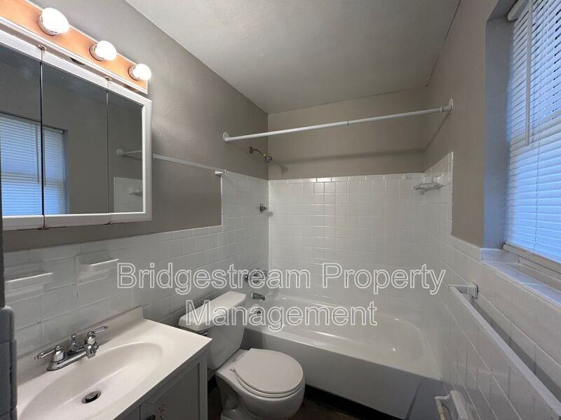 226 E Nottingham Rd #C - Photo 6 of 7