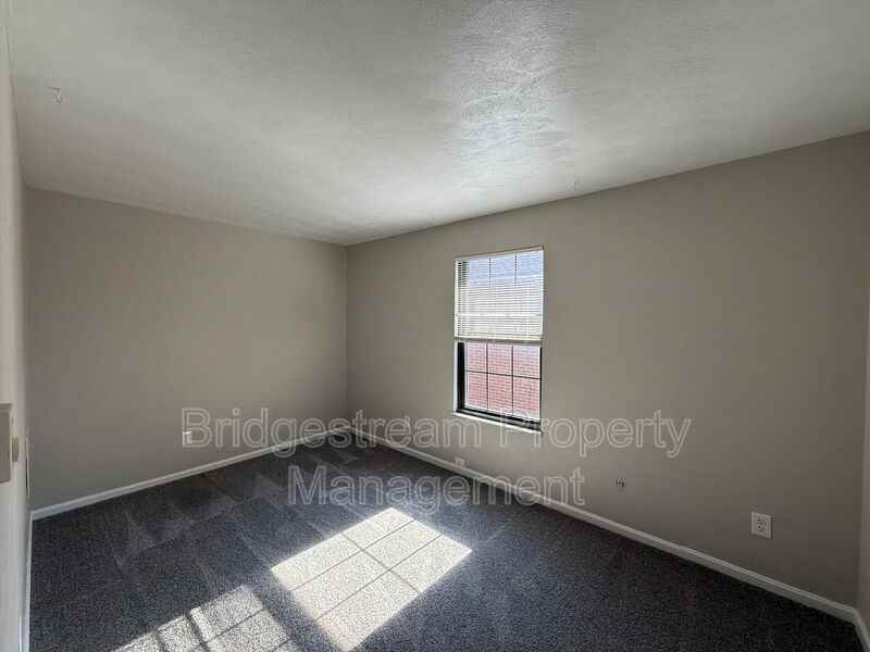 155 Forest St - Photo 5 of 10