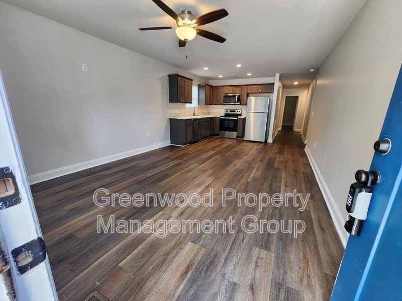 414 White Oak St #A - Photo 2 of 10