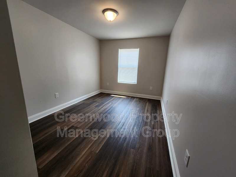 414 White Oak St #A - Photo 7 of 10