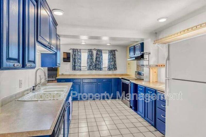 317 Lake Pl - Photo 5 of 20