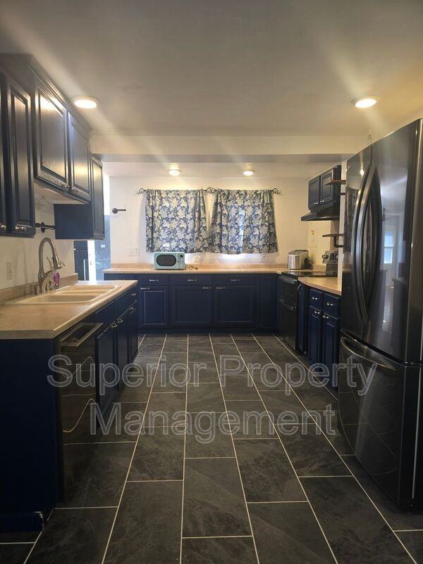 317 Lake Pl - Photo 7 of 20