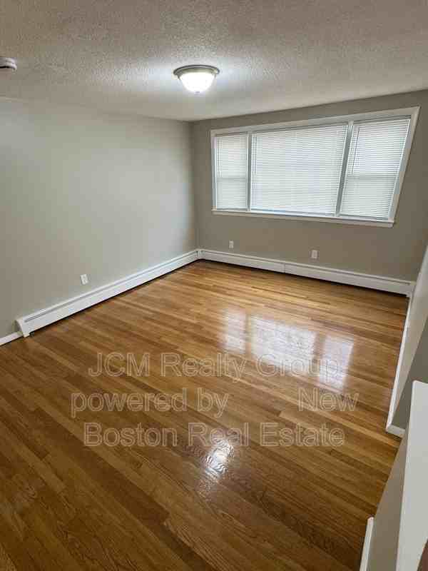 351 Boston St #A1 - Photo 4 of 6