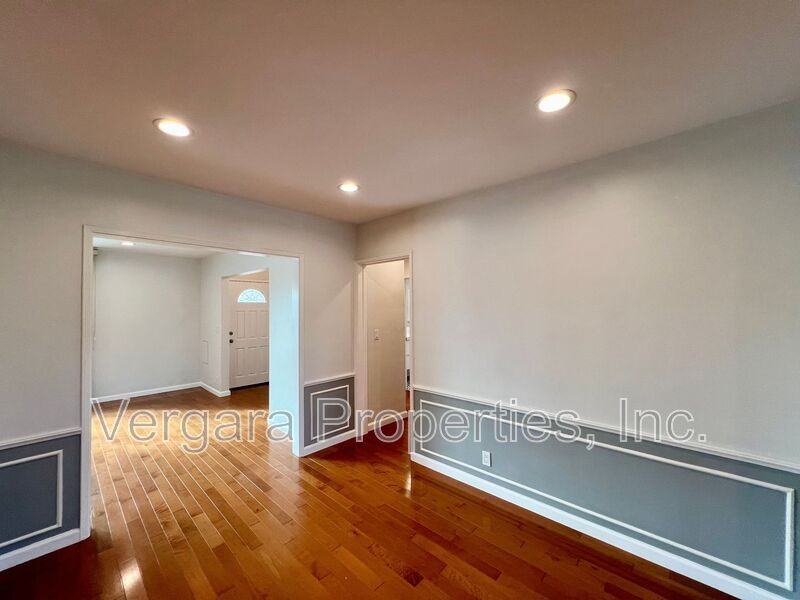 6531 W 85th St - Photo 7 of 39