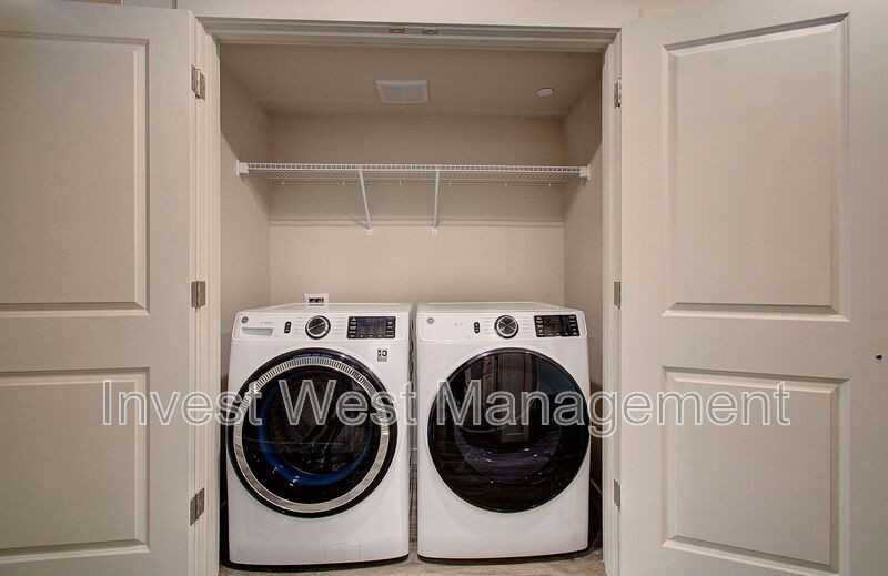 404 Neavenue #122 - Photo 5 of 6