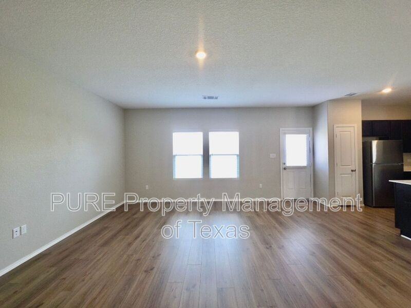 301 Freshwater Dr - Photo 3 of 26