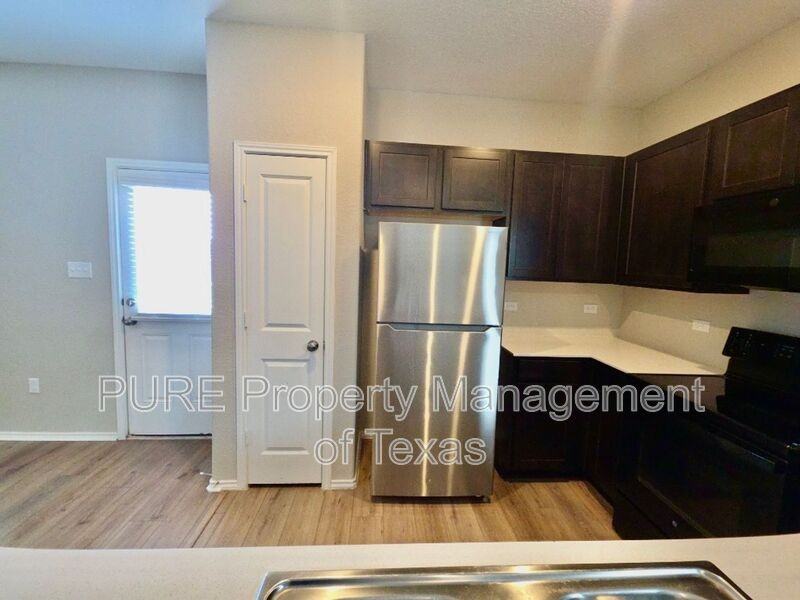301 Freshwater Dr - Photo 7 of 26