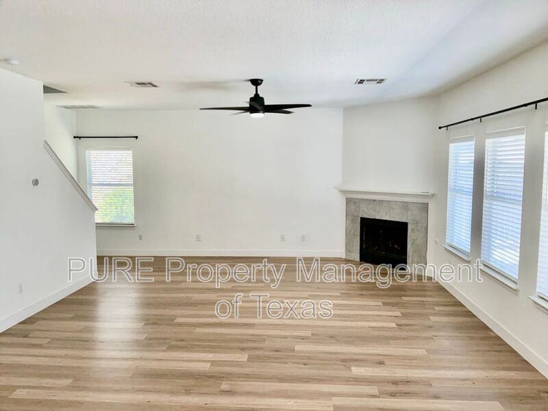 1405 Summercrest Blvd - Photo 5 of 32