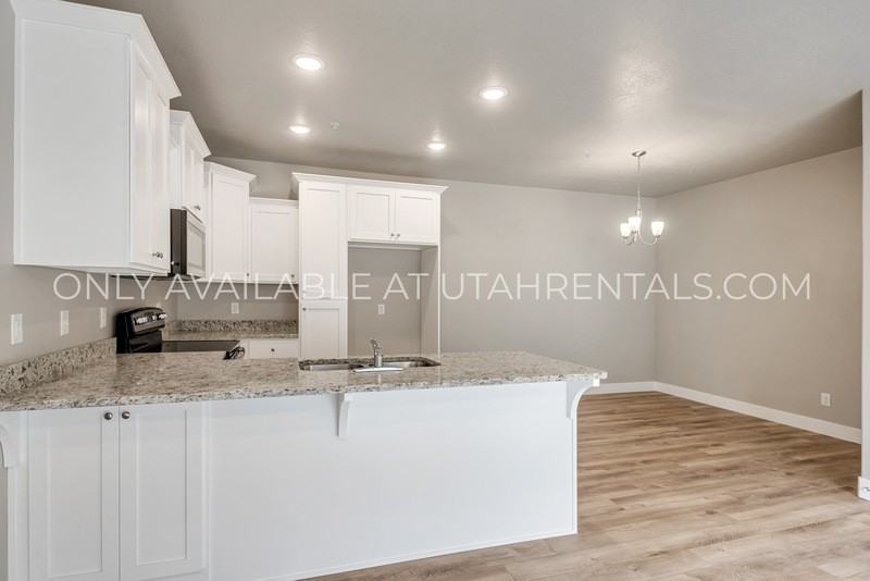 1128 Se #7202 - Photo 2 of 19