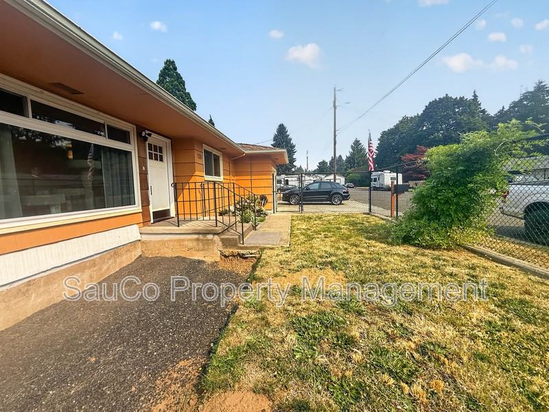 135 Lee St - Photo 3 of 21