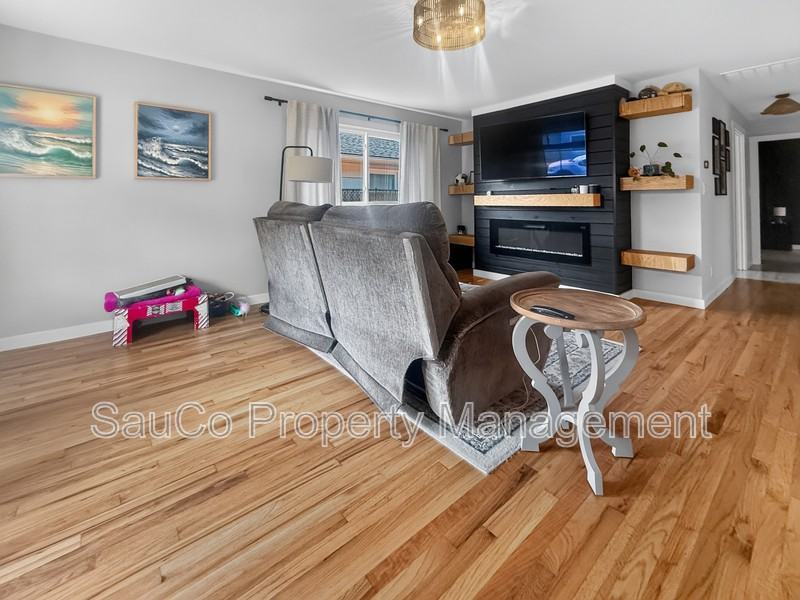 135 Lee St - Photo 5 of 21